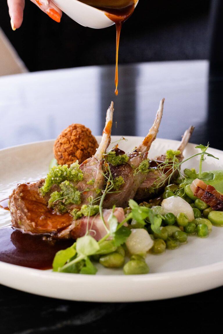 Carré d’agneau en chapelure d’herbes fraiche